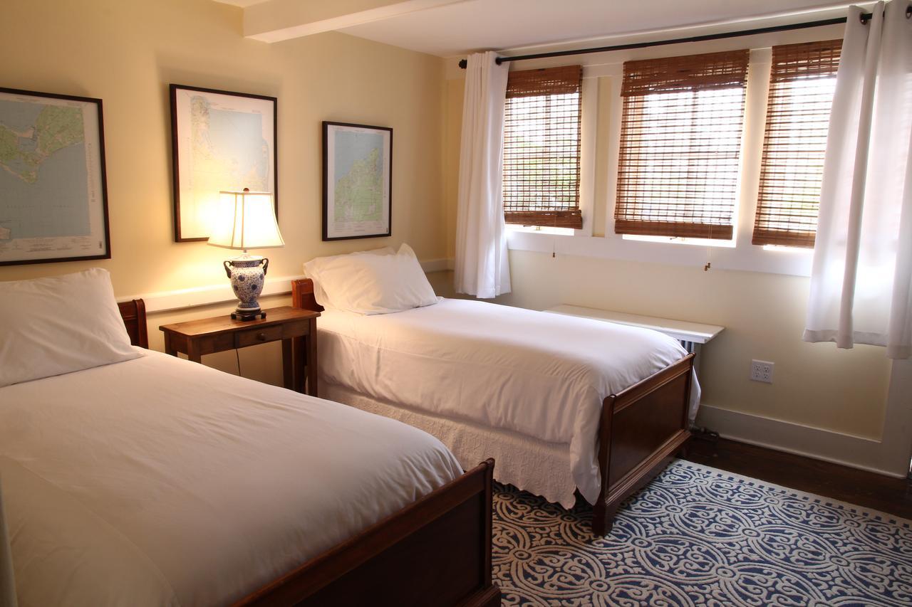 The Oak Bluffs Inn Екстериор снимка