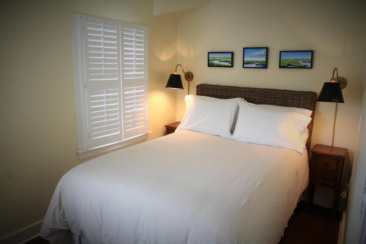 The Oak Bluffs Inn Екстериор снимка