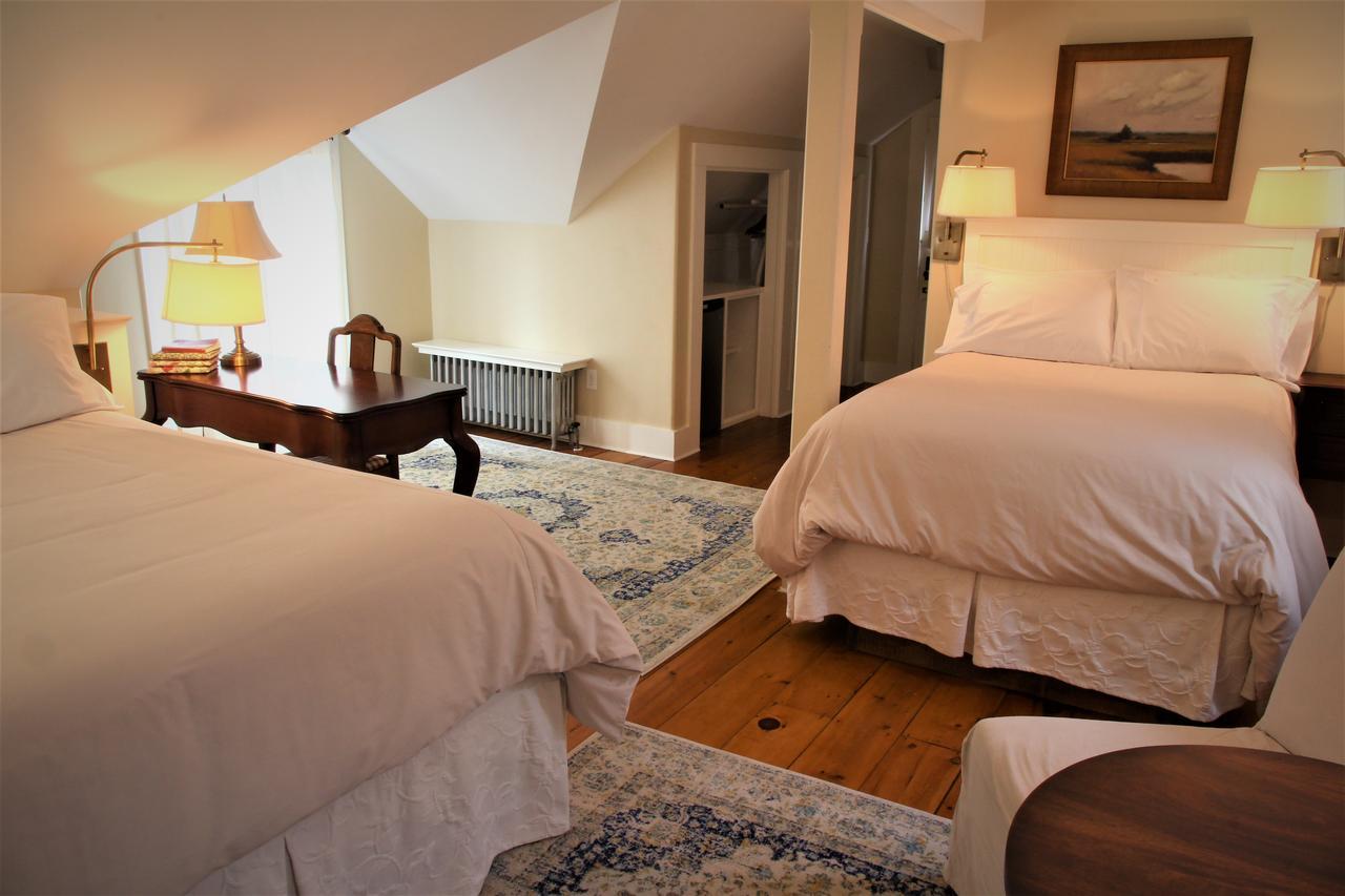 The Oak Bluffs Inn Екстериор снимка